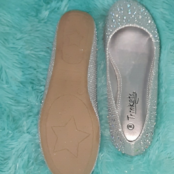 Shoes - Picture 4 of 5